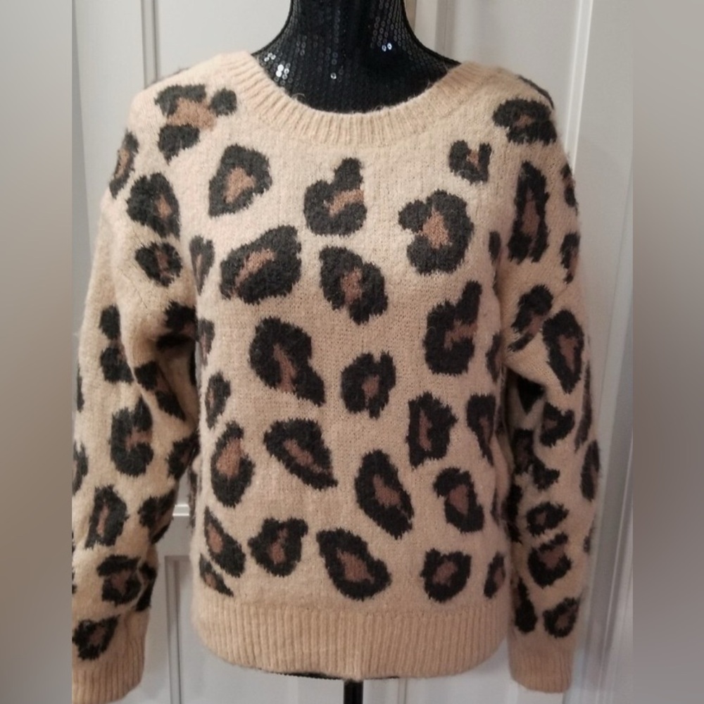 Victoria's Secret PINK Reversible Leopard Print Knit Sweater M